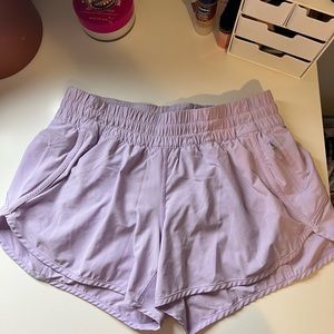 Lululemon Tracker Low-Rise Lined Short 4’’